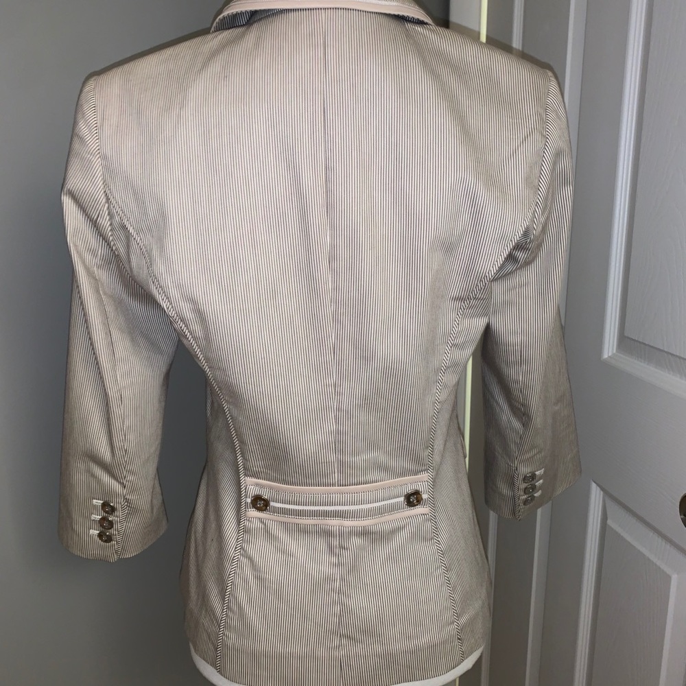 Blazer - Picture 3 of 3